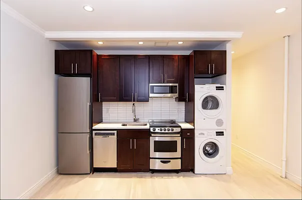 Rented by REAL New York | media 21