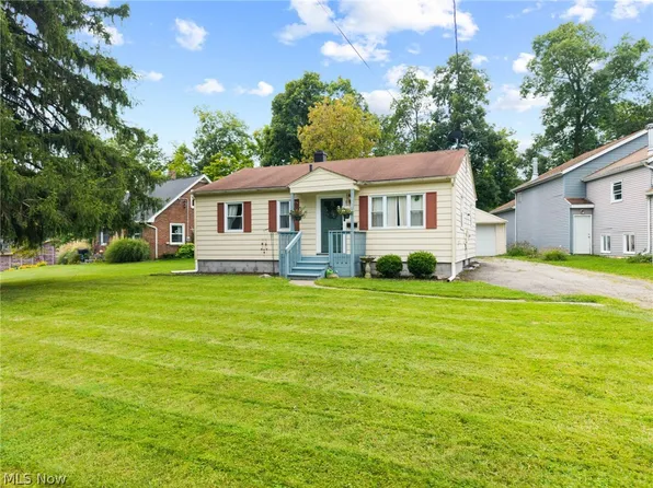 454 W Park Blvd, Medina, OH 44256