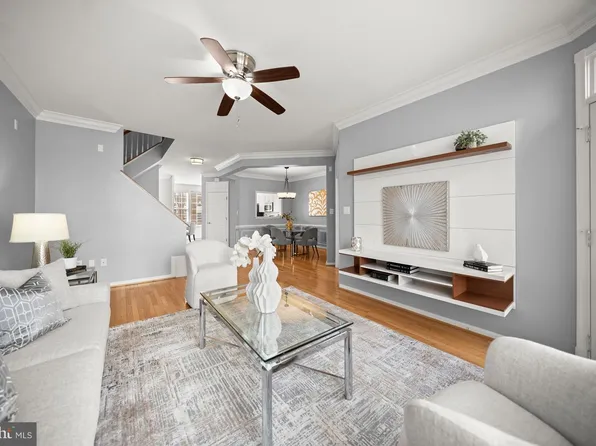 20624 Muddy Harbour Sq, Sterling, VA 20165