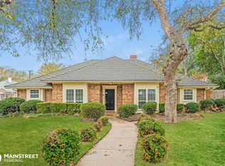 1 Windy Knoll Ct, Grapevine, TX 76051