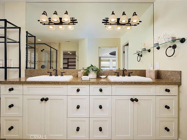 208 E Balboa Blvd — Photo 15