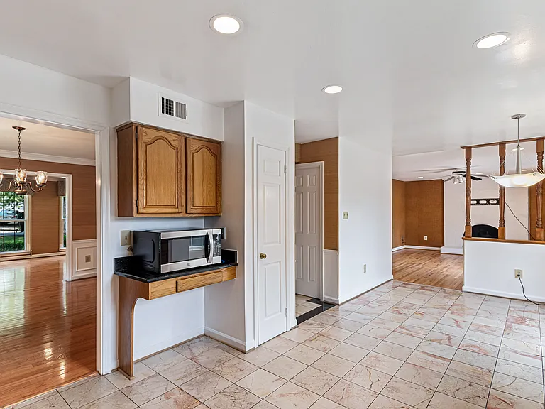 7416 Royal Dominion Dr — Photo 24