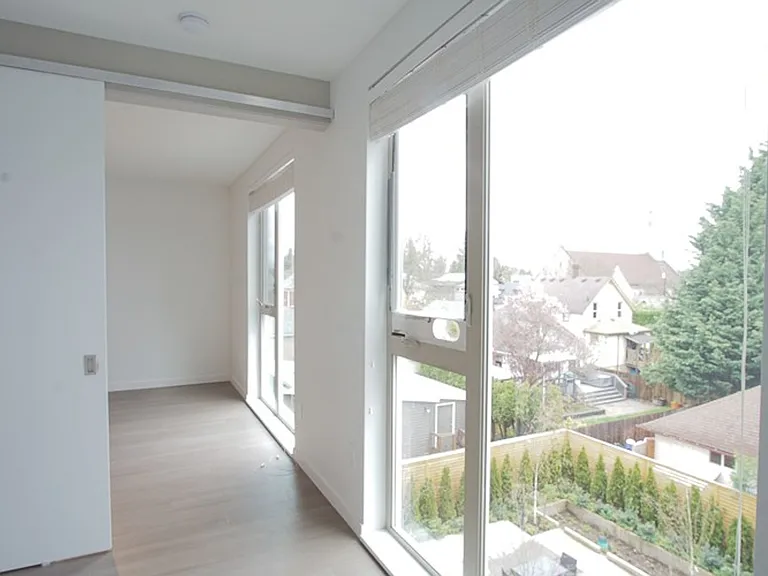 1313 SE Spokane St #409 — Photo 3