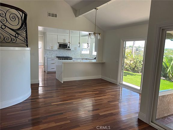3rd image of 30542 N Hampton Rd