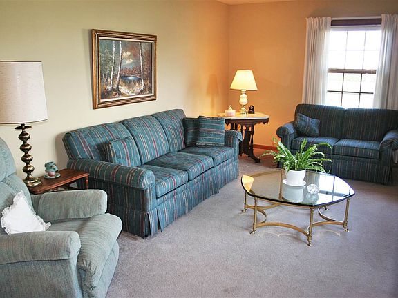 4th image of 54721 Dawn Dr