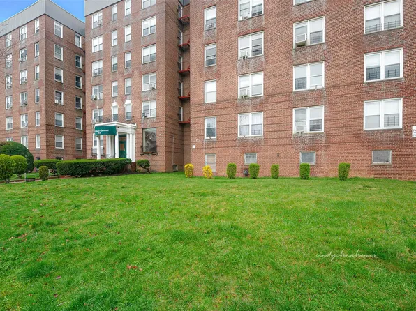143-25 84th Drive #4F, Briarwood, NY 11435