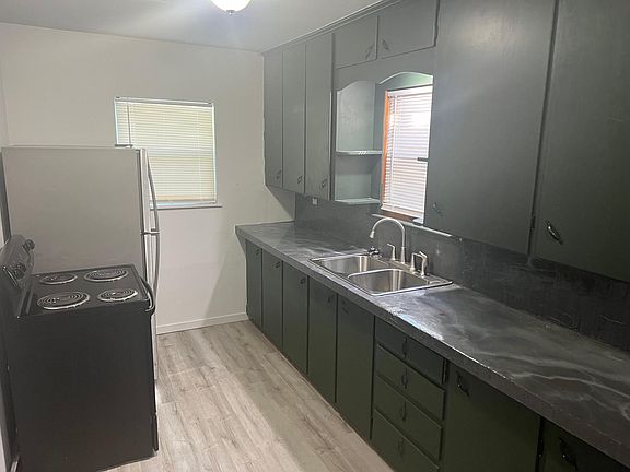 4th image of 1003 N Trenton Ave