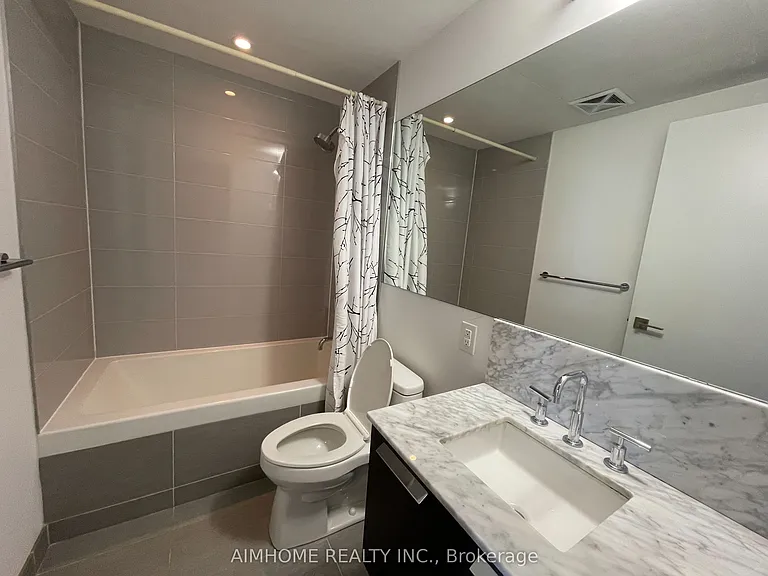 50 Charles St E #2801 — Photo 11
