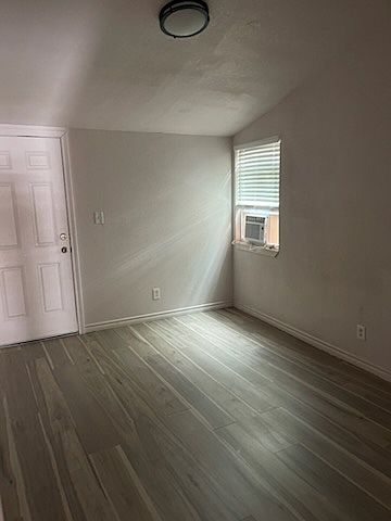2nd image of 923 Reynolds St
