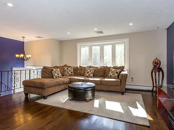 2nd image of 220 Ewing Dr