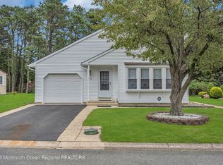 10 Ardmore St, Manchester Township, NJ 08759