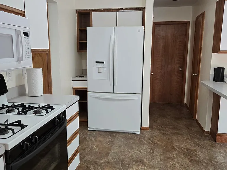195 Edgemere Ct — Photo 17