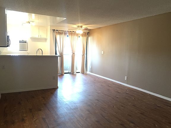 5th image of 18530 Hatteras St Unit 307