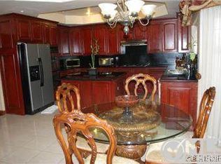 19556 Runnymede St, Reseda, CA 91335