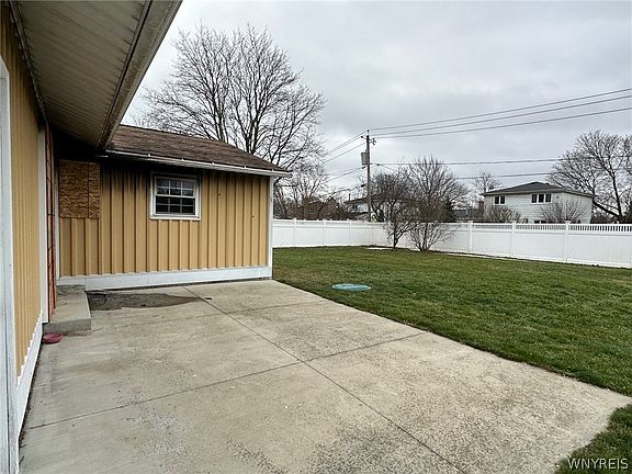 4th image of 523 Deerfield Dr