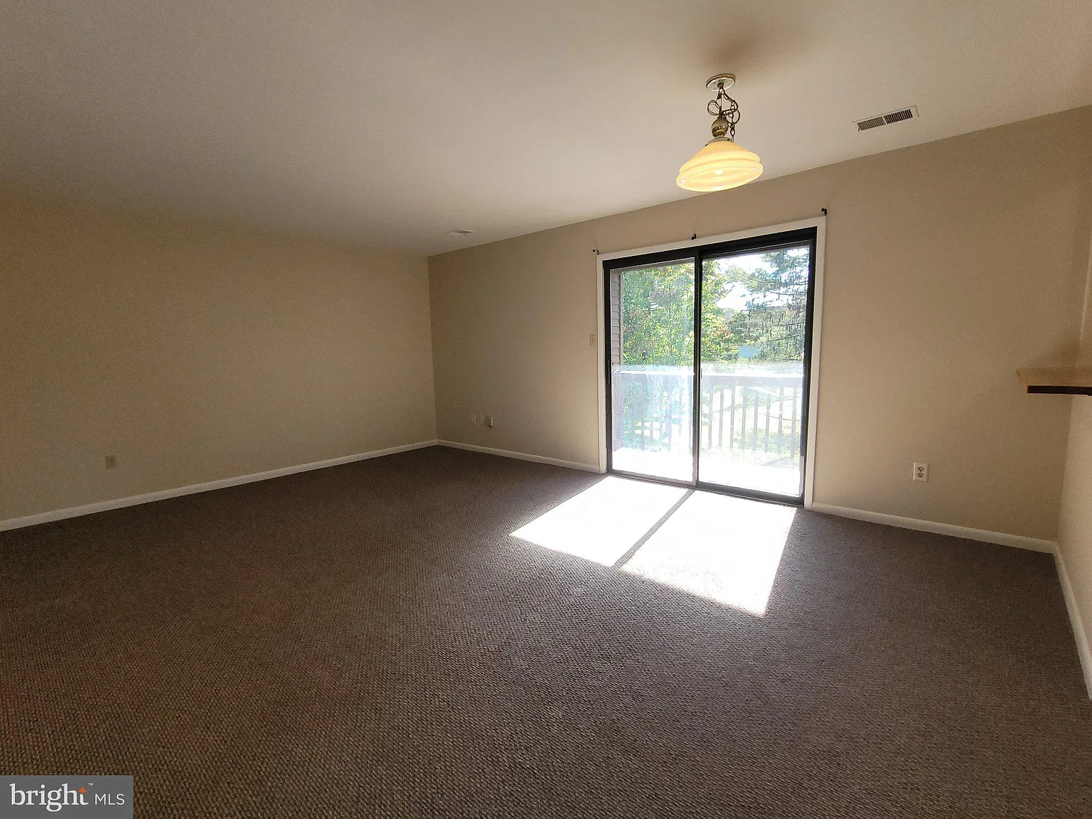 2 bed, 1.0 bath, 1144 sqft, $1,700 — Photo 3
