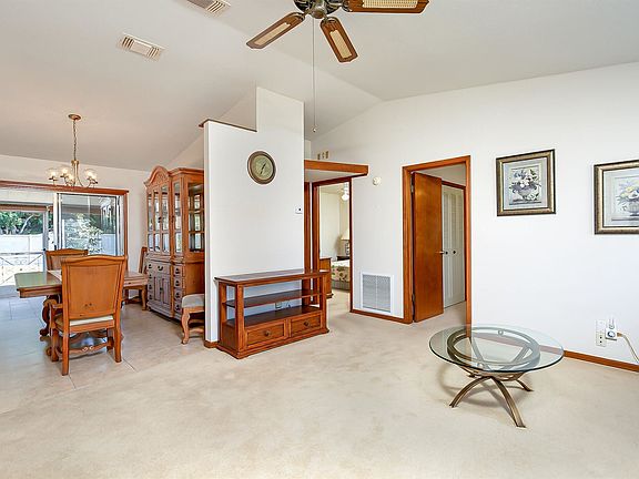 4th image of 2131 SE Watercrest St