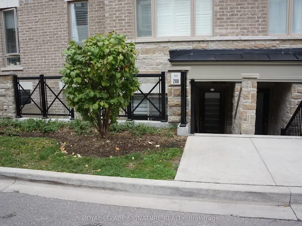 10 Dunsheath Way #209, Markham, ON L6B 1N3