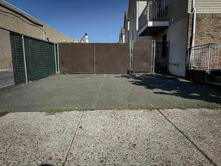 171 Clifford St #1 — Photo 28
