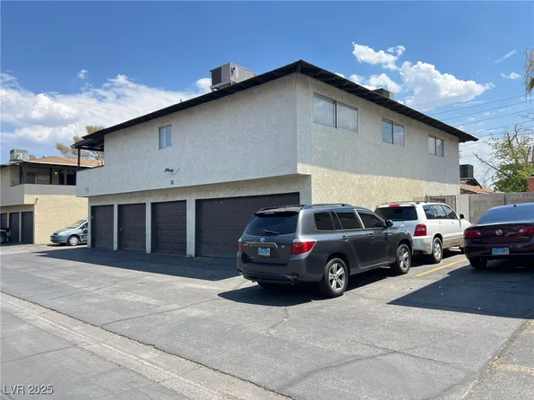 2916 Karen Ave, Las Vegas, NV 89121
