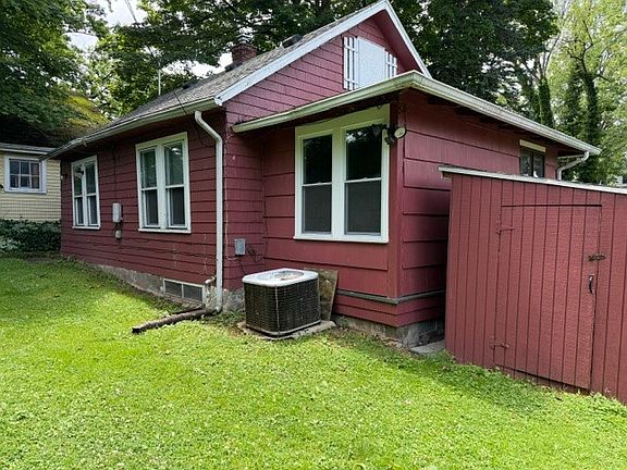 5th image of 414 Crossfield Rd