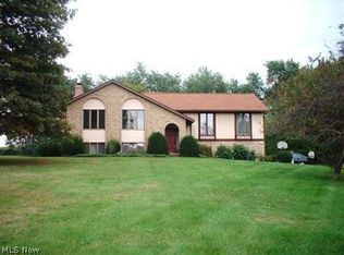 2725 Mayfair Cir, Akron, OH 44312