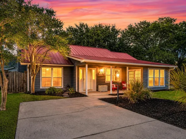 666 Poaug Ln, Mount Pleasant, SC 29464
