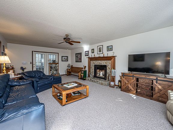 3rd image of 208 Travelers Rest Blvd