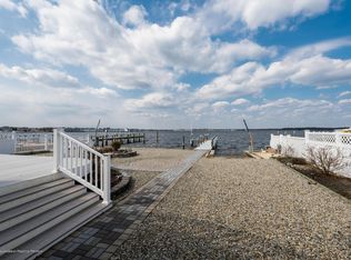 126 Grand View Dr, Toms River, NJ 08753