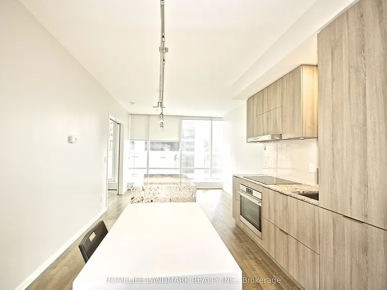 1 Bloor St E #809 — Photo 3
