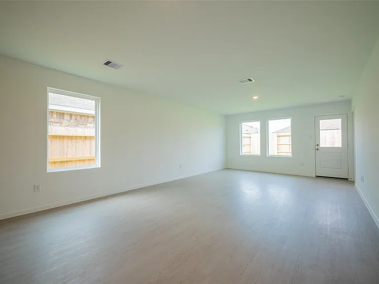 6147 Sunburst Scarlet St — Photo 3