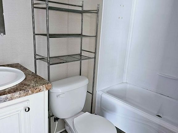 5th image of 315 Vincent Ln #2