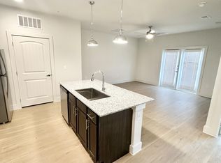 1316 Town Center Dr, Pflugerville, TX 78660
