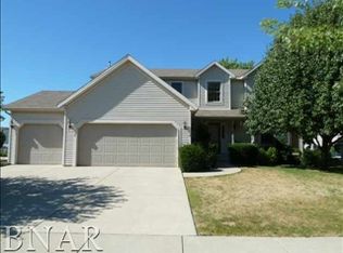 3112 Auburn Rd, Bloomington, IL 61704