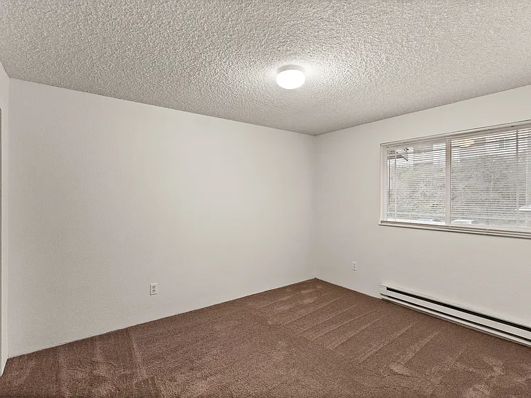 1 Bed 1 Bath - 600 Sq Ft 1 Bed 1 Bath - 600 Sq Ft