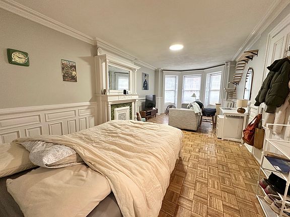 2nd image of 847 Carroll St APT 1