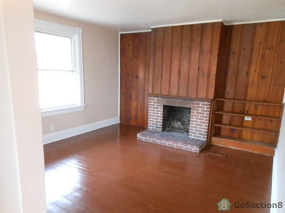 2nd image of 4605 Winona Ter