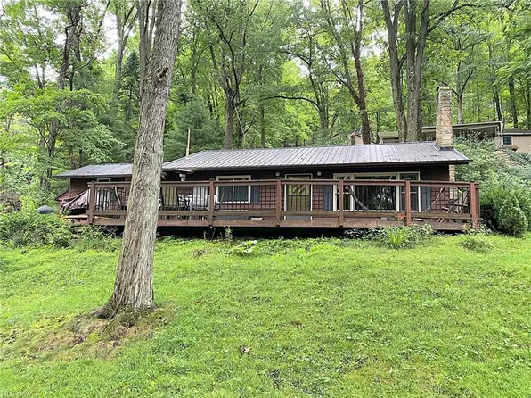 7414 Mossy Dr SW, Carrollton, OH 44615