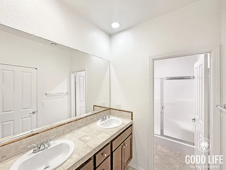 425 S Meadowbrook Dr S #133 — Photo 10