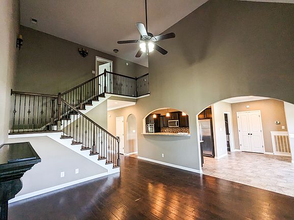 5th image of 654 Sturdivant Dr