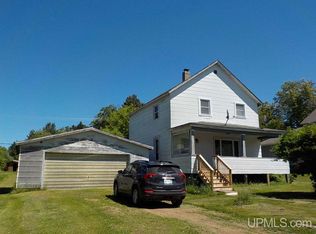 415 Oswald St, Crystal Falls, MI 49920