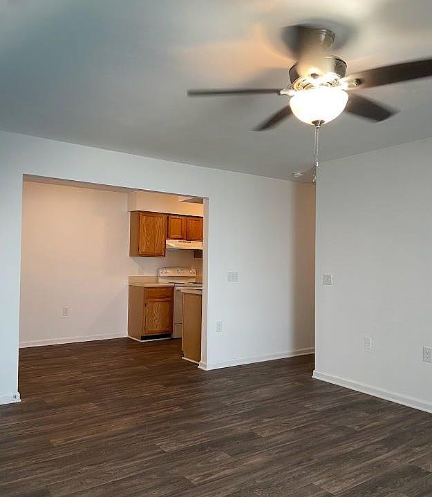 1st image of 429 Acorn Grove Ln #B