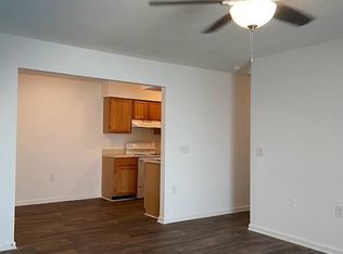 429 Acorn Grove Ln #B, Chesapeake, VA 23320