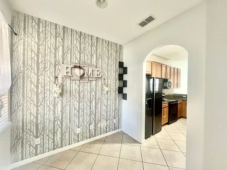 5435 Via Appia Way — Photo 3