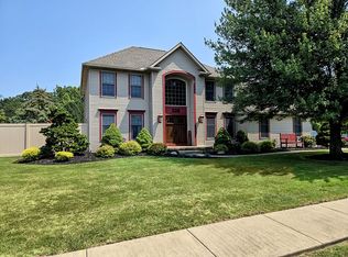 326 Canterbury Dr, Huron, OH 44839