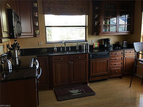 5th image of 248 6th Ave S #9