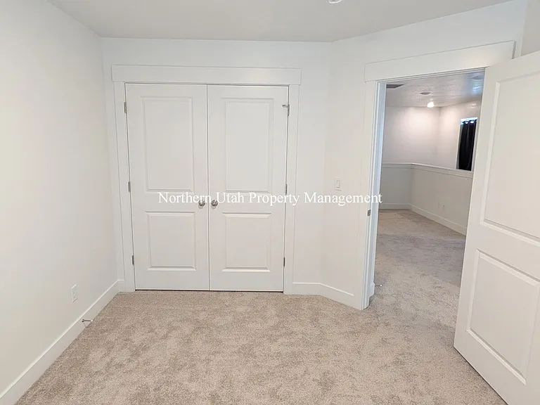 104 W 925 N — Photo 11