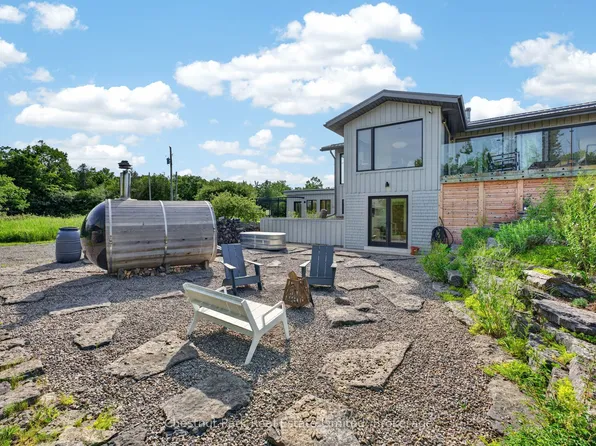 745 Crowes Rd, Prince Edward County, ON K0K 2T0