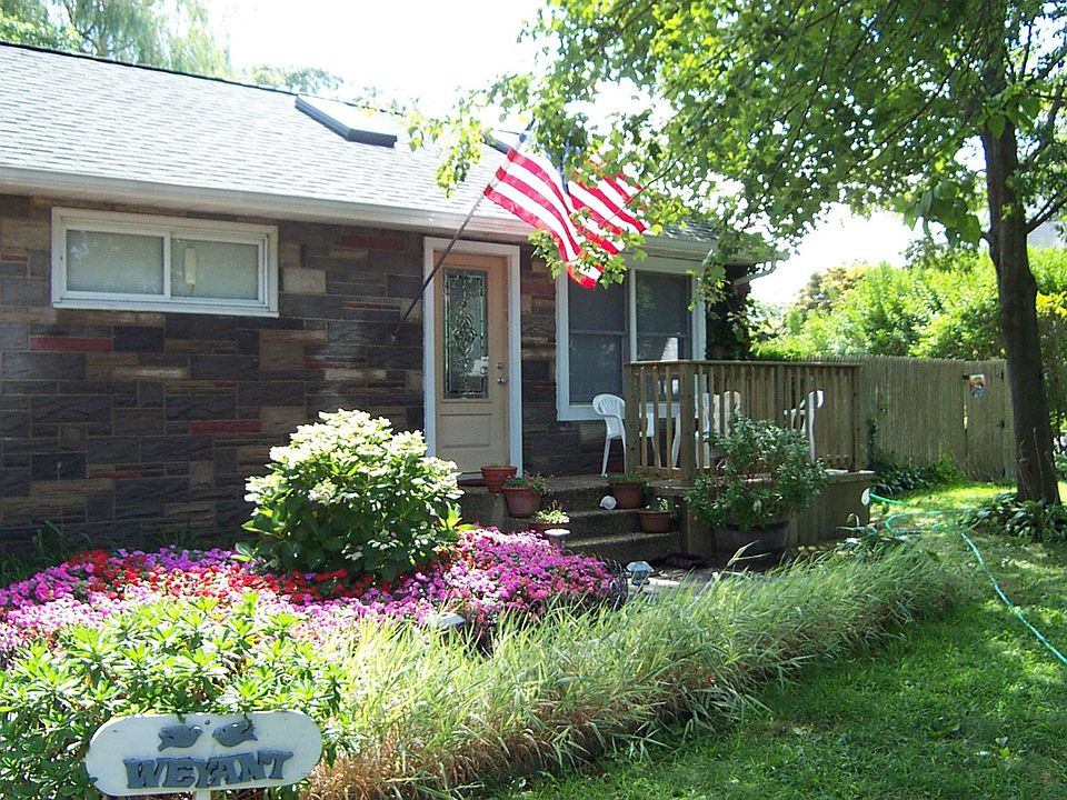 1st image of 15 Academy Ln