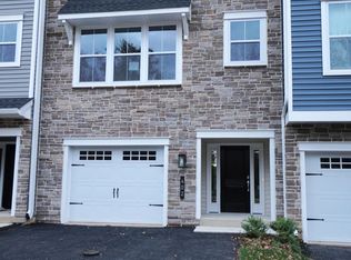 402 Sydney Ln, Lansdale, PA 19446